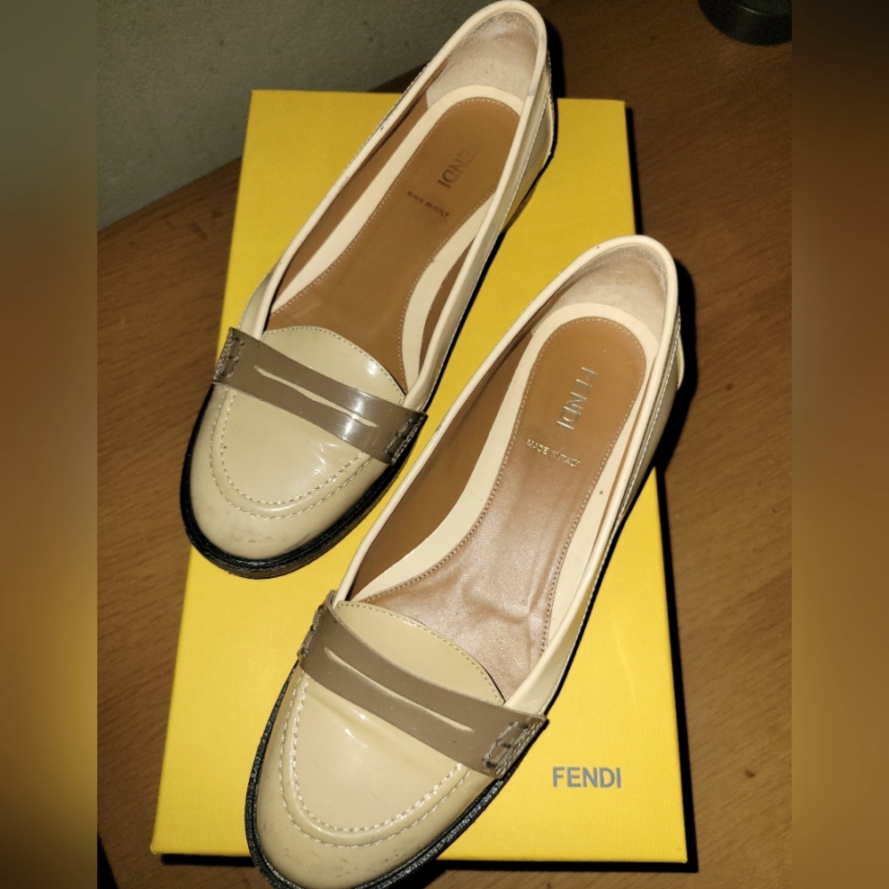 💖FENDI Beige Colorblock Patent Leather Penny loafers, EU 37 - Picture 1 of 11